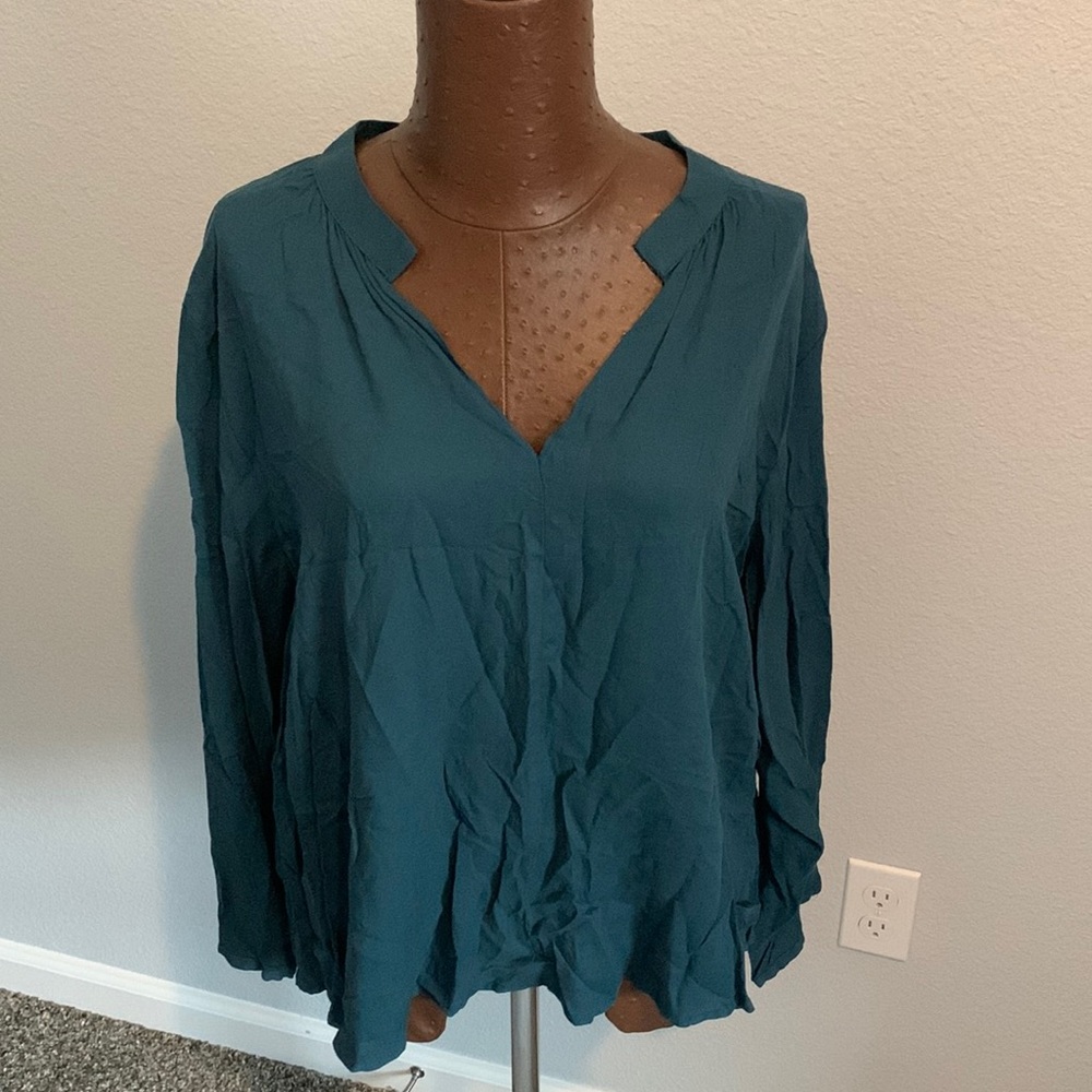Old Navy blouse❄️